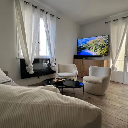 Apartment T2 Centre Calvi *